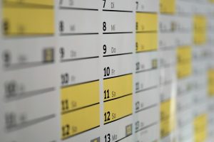 Calendrier pour le paillage avec des copeaux de bois